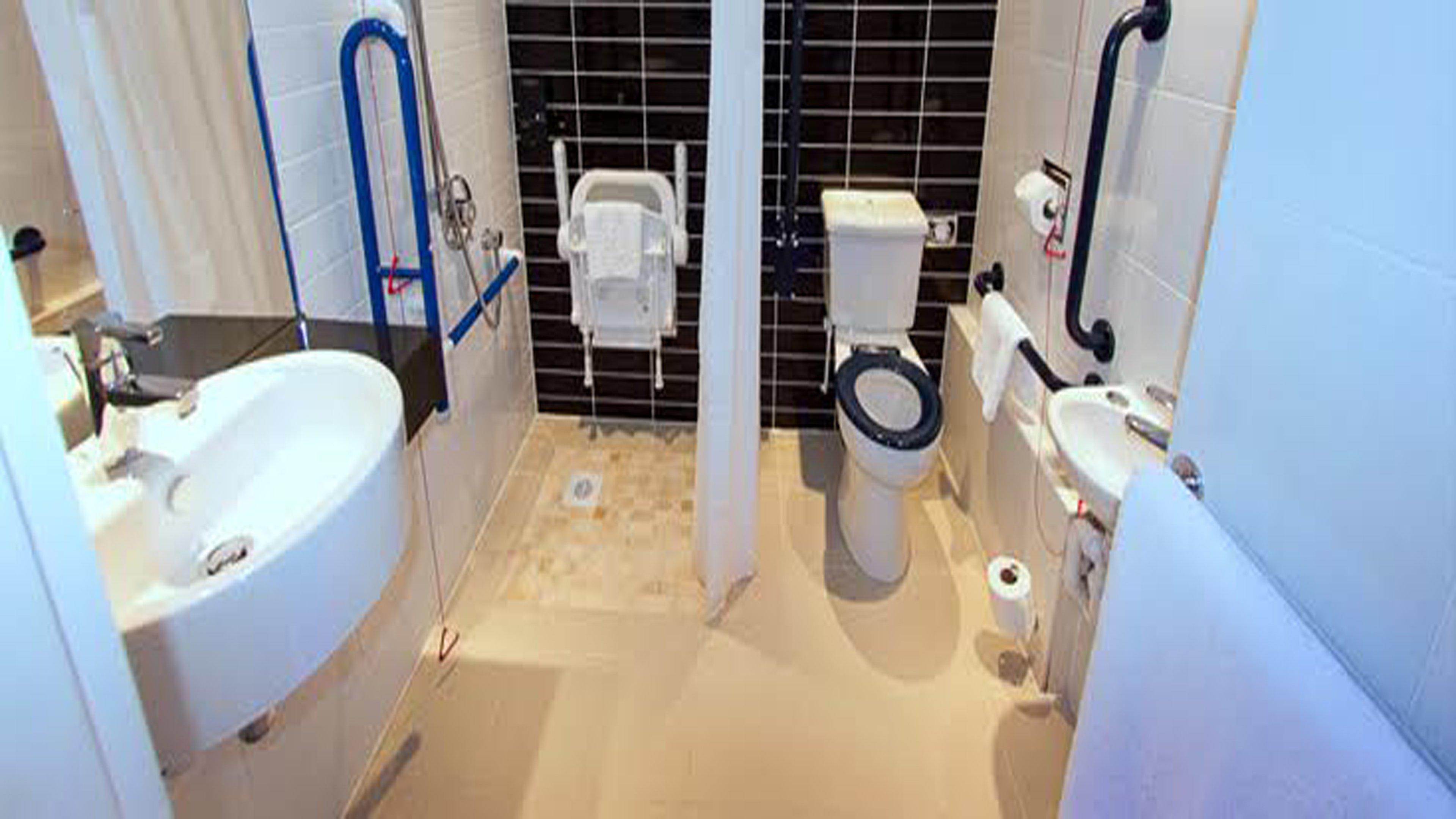 Hotel Express Liverpool Hoylake, An Ihg 3*